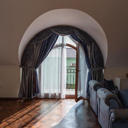 Hotel Viliam Frano Нитра Экстерьер фото