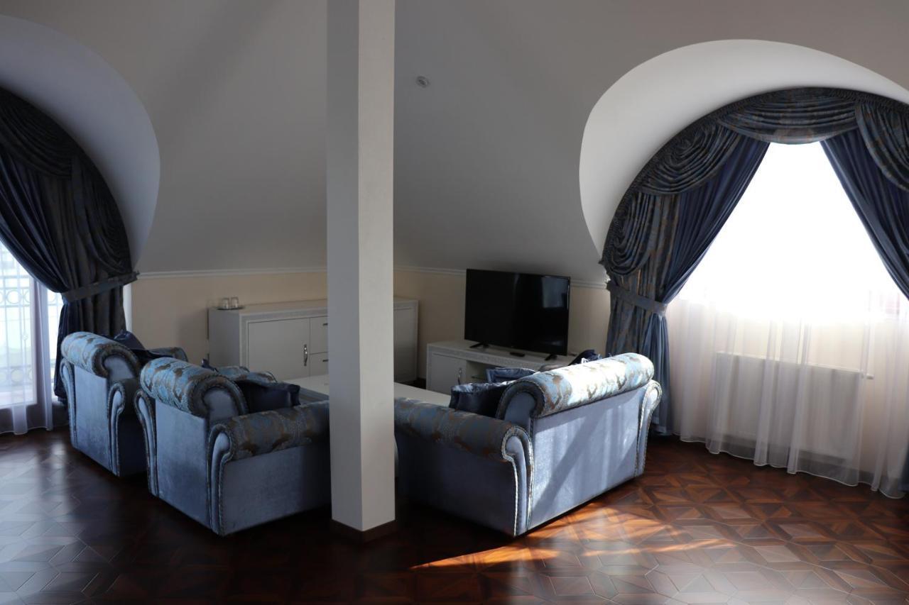 Hotel Viliam Frano Нитра Экстерьер фото