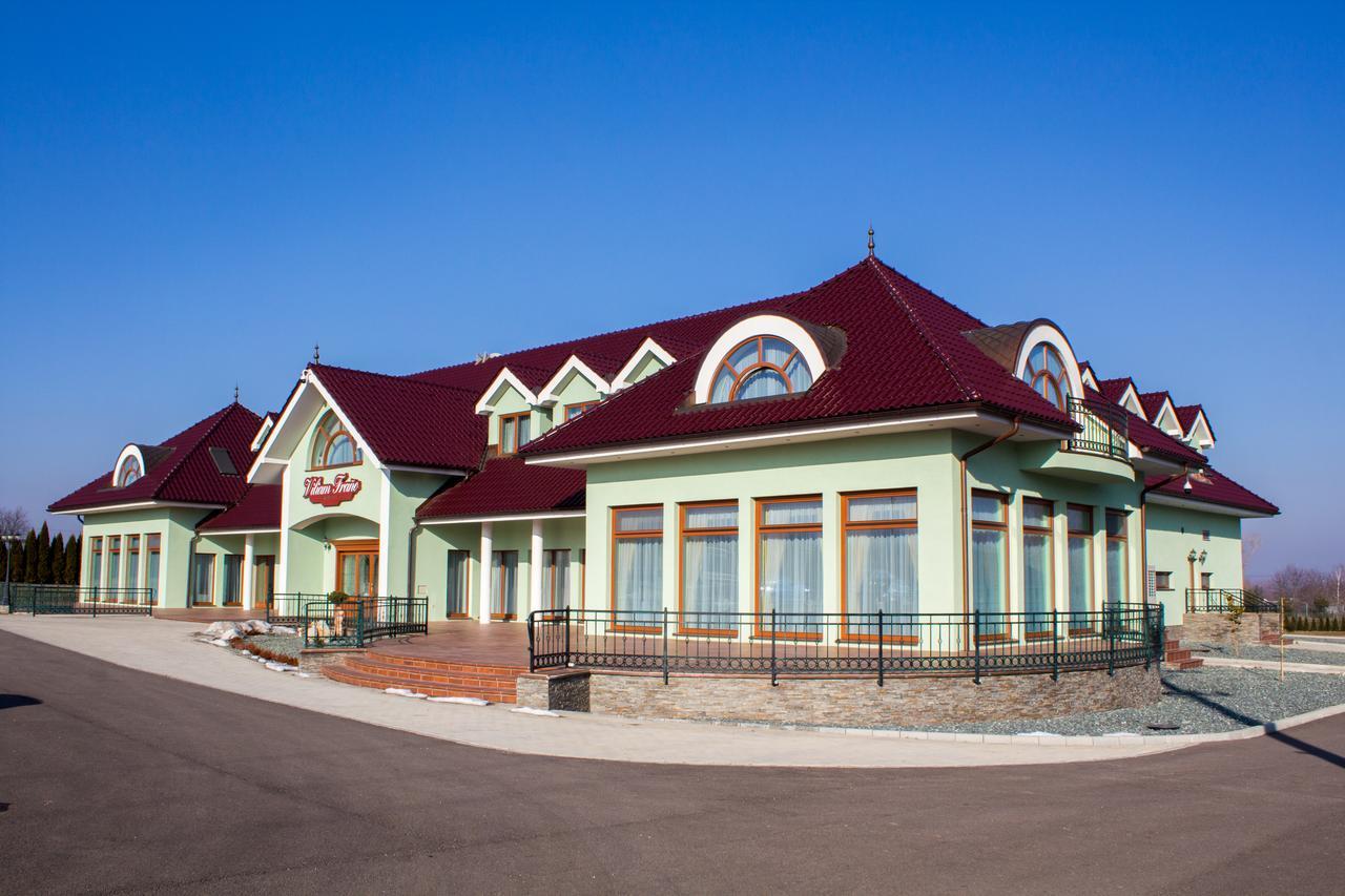 Hotel Viliam Frano Нитра Экстерьер фото