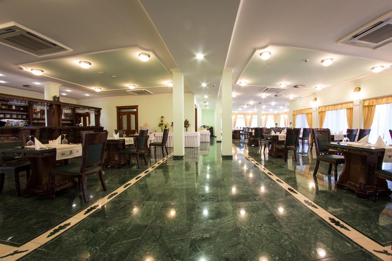 Hotel Viliam Frano Нитра Экстерьер фото