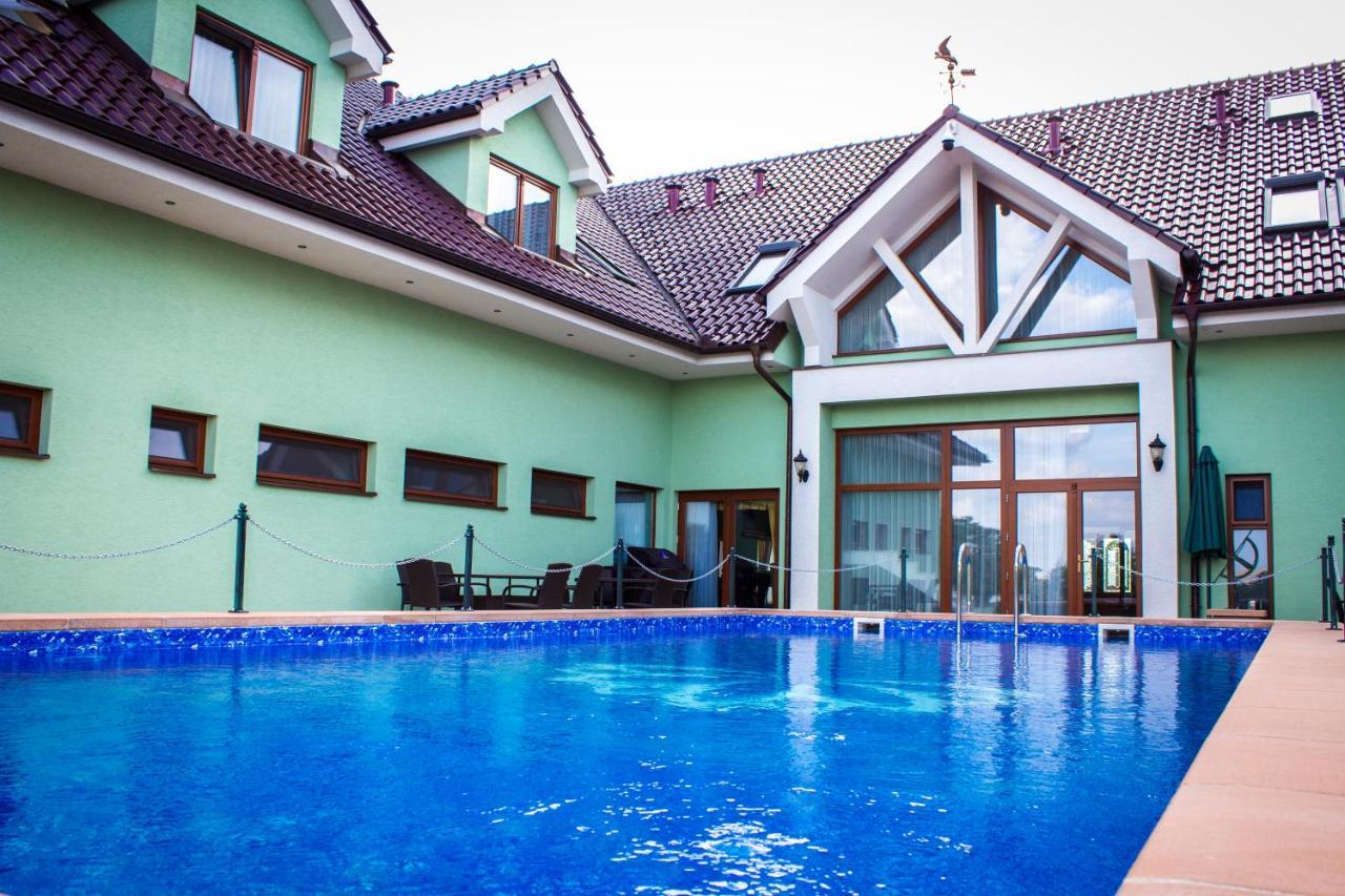 Hotel Viliam Frano Нитра Экстерьер фото